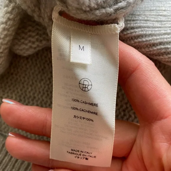 The Row Luxurious Cashmere Crewneck Sweater Size M Gray Classy Chic Effortless
